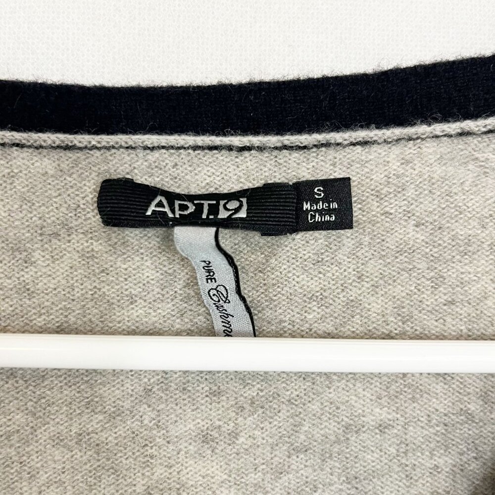 Apt 9 Cashmere Gray & Black Color Block Button V-… - image 3